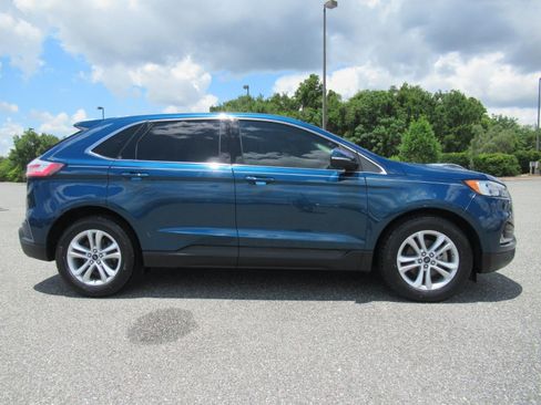 Used 2020 Ford Edge SEL w/ Convenience Package FWD image 2
