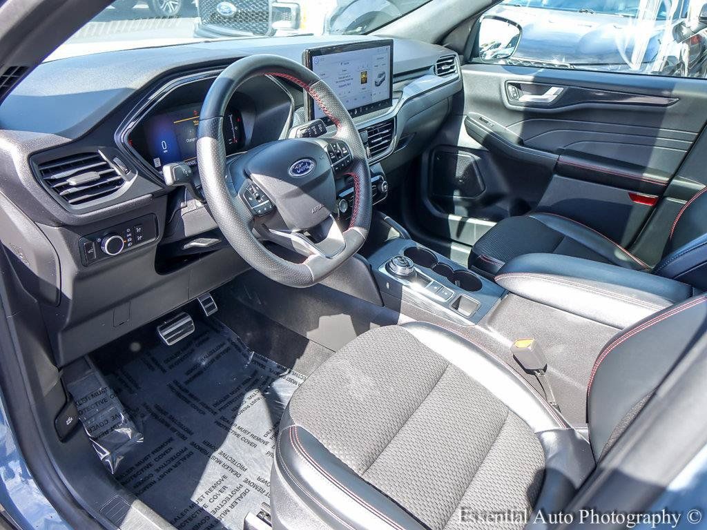 Used 2024 Ford Escape ST-Line w/ Tech Pack #1 AWD/4WD image 12