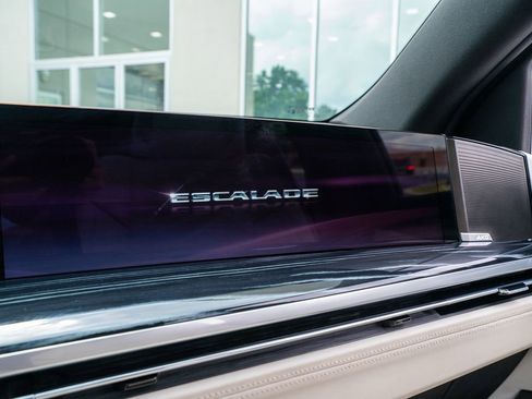 Used 2025 Cadillac Escalade ESV Sport w/ Touring Package AWD/4WD image 43