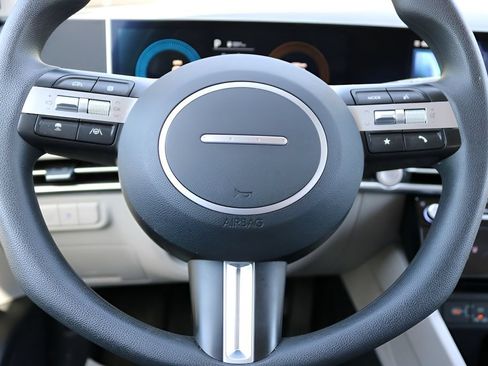 Used 2025 Hyundai Tucson SEL FWD image 19