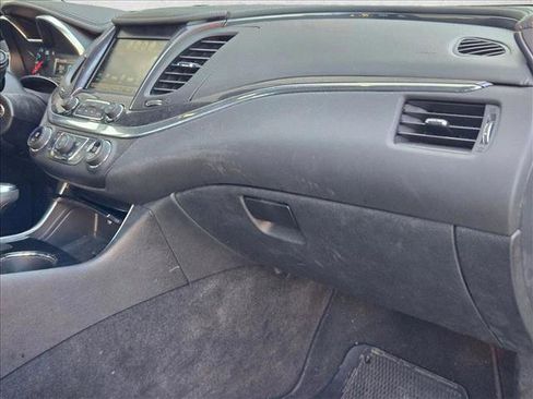 Used 2016 Chevrolet Impala LT w/ Convenience Package image 14