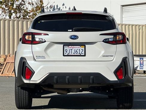 Used 2024 Subaru Crosstrek 2.0i Premium image 5