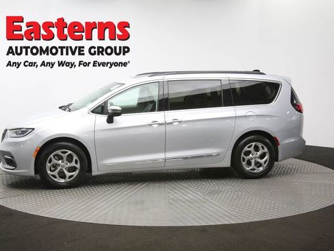 Used 2023 Chrysler Pacifica Limited image 62