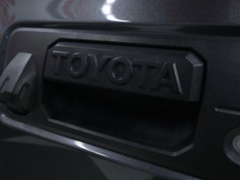 Used 2018 Toyota Tacoma SR5 image 29