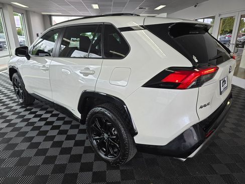Used 2022 Toyota RAV4 SE w/ Convenience Package AWD/4WD image 5
