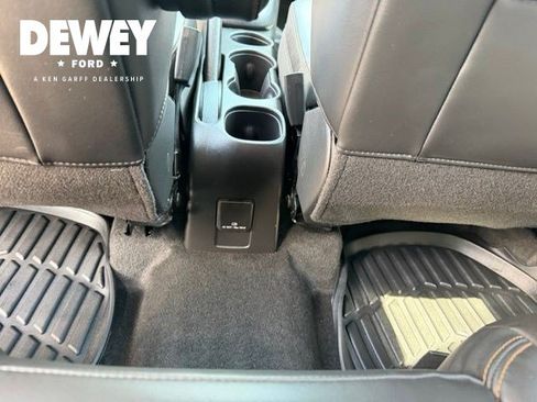 Used 2022 Chevrolet Trax LT w/ Premium Seat Package AWD/4WD image 26