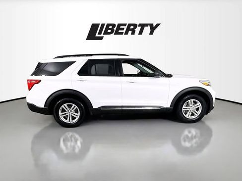 Certified 2021 Ford Explorer XLT image 8