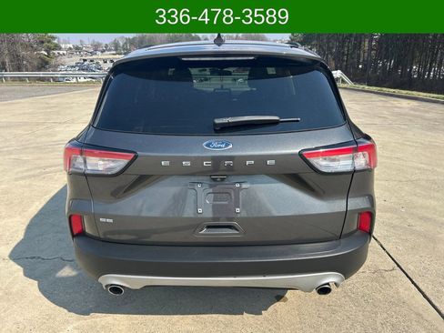 Used 2020 Ford Escape SE image 4