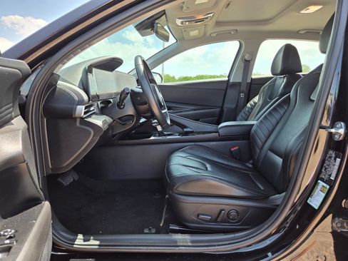 Used 2024 Hyundai Elantra Limited FWD image 12