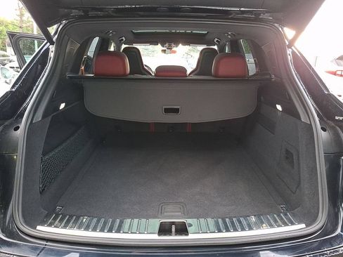 Used 2022 Porsche Cayenne AWD/4WD image 27
