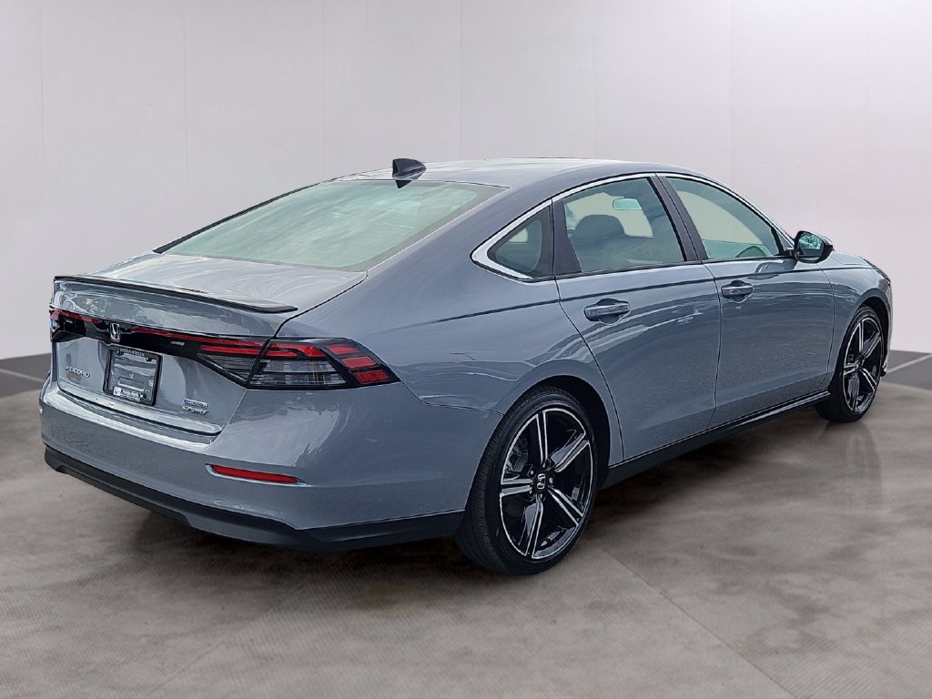 Used 2025 Honda Accord Sport image 4