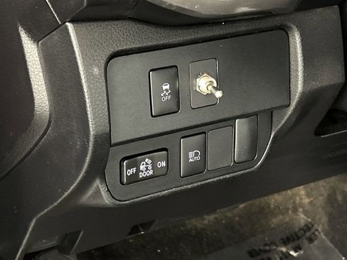 Used 2023 Toyota Tacoma SR5 w/ SR5 Appearance Package image 12