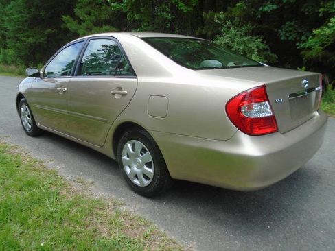 Used 2004 Toyota Camry LE FWD image 7