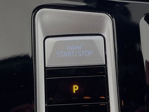 Used 2024 Volkswagen Atlas Cross Sport SE image 19