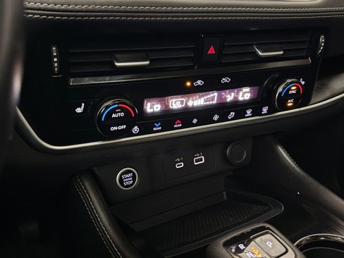 Used 2023 Nissan Rogue SL w/ SL Premium Package image 47