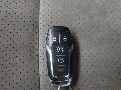 Used 2017 Ford Explorer XLT w/ Equipment Group 202A image 32