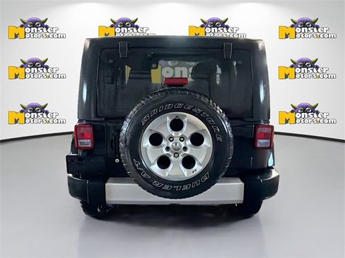 Used 2014 Jeep Wrangler Sahara image 5