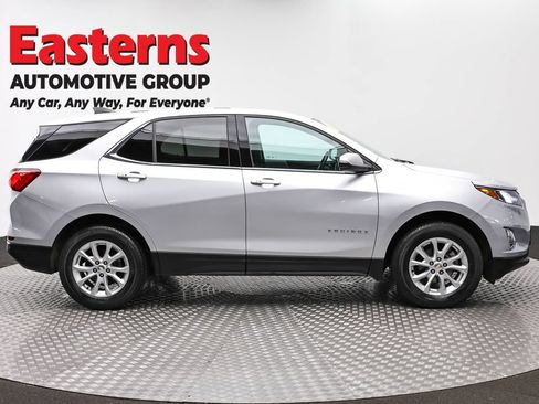 Used 2019 Chevrolet Equinox LT w/ Driver Convenience Package AWD/4WD image 4