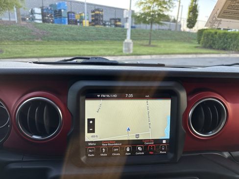 Used 2019 Jeep Wrangler Unlimited Rubicon AWD/4WD image 27