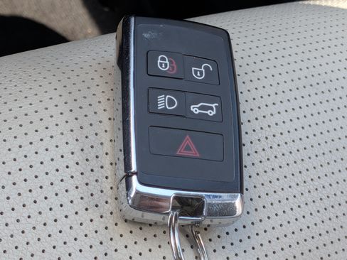 Used 2023 Land Rover Discovery Sport SE R-Dynamic AWD/4WD image 36