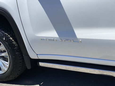 Used 2023 GMC Sierra 1500 Denali AWD/4WD image 10