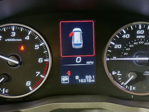 Used 2024 Subaru Ascent Premium w/ Convenience Package image 19