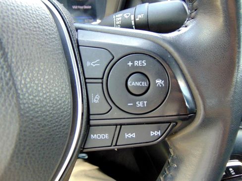 Used 2022 Toyota Corolla SE image 26