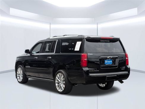 Used 2019 Chevrolet Suburban Premier w/ Premier Plus Edition AWD/4WD image 4