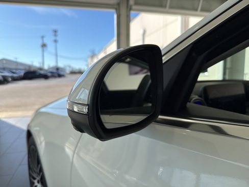 Used 2023 Mercedes-Benz C 300 4MATIC Sedan image 13