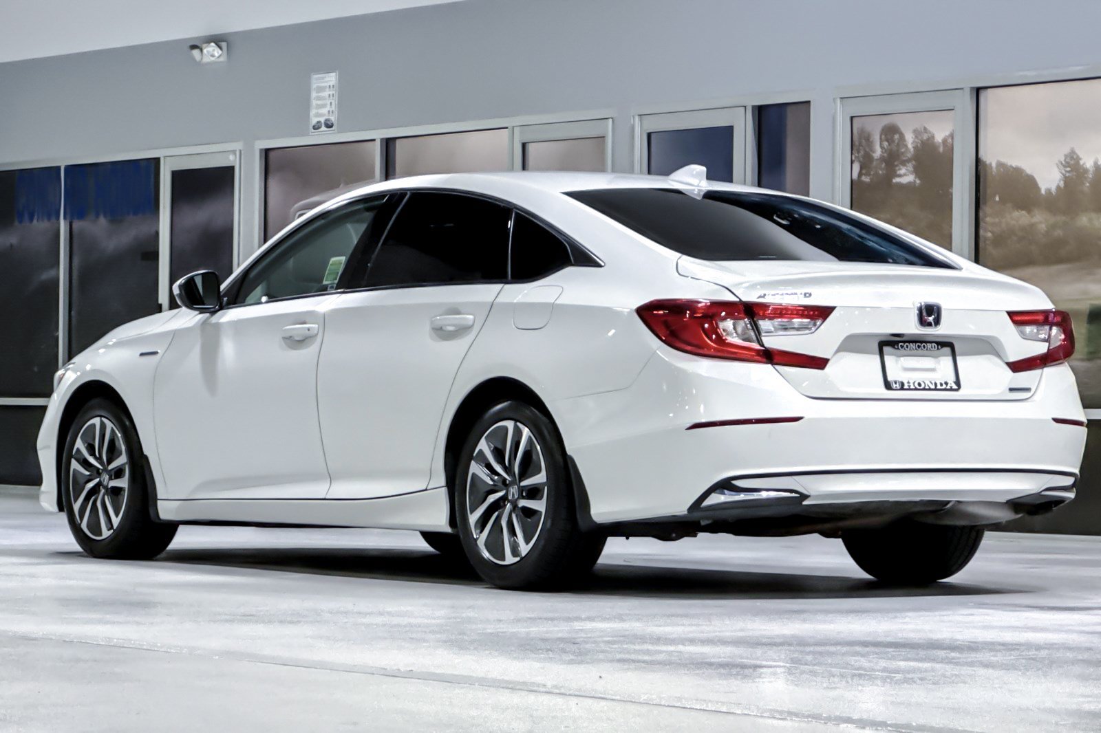 Used 2021 Honda Accord Hybrid image 3
