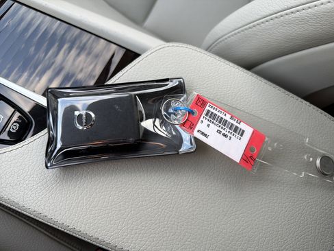 Used 2019 Volvo XC90 T8 Momentum w/ Advanced Package image 38