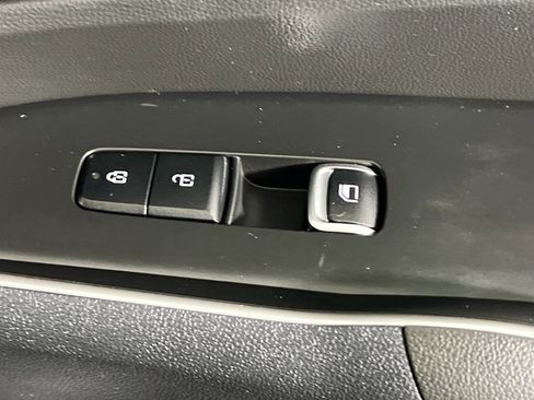 Used 2022 Kia Sorento LX image 31