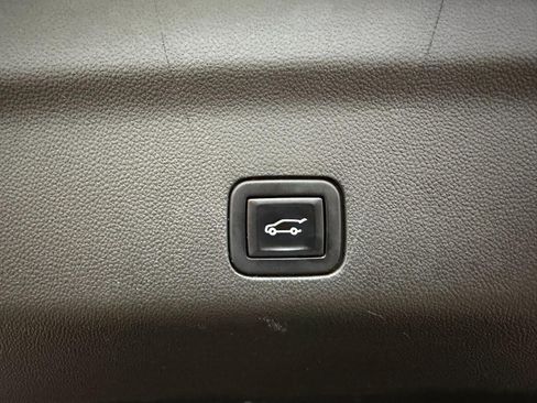 Certified 2022 Cadillac Escalade Sport AWD/4WD image 17