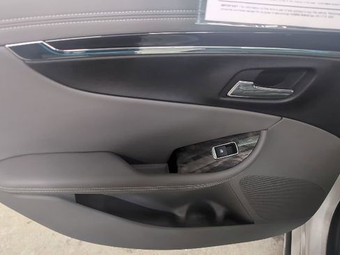 Used 2014 Chevrolet Impala LTZ image 16