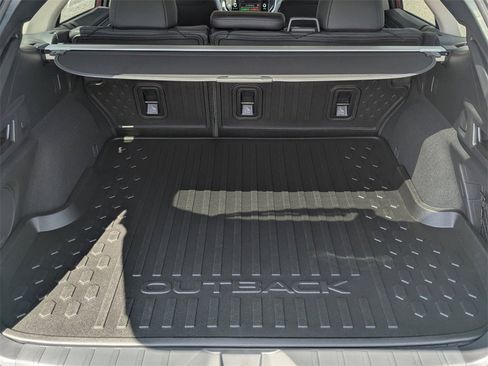 New 2025 Subaru Outback Limited image 14