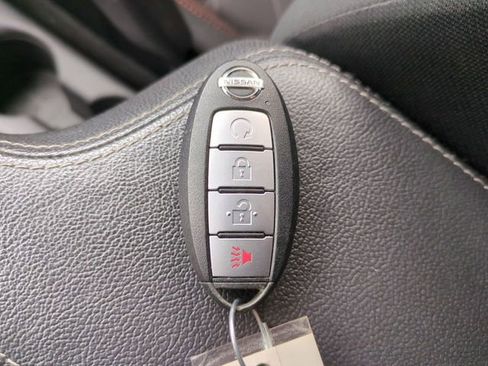 Used 2020 Nissan Kicks SR FWD image 32