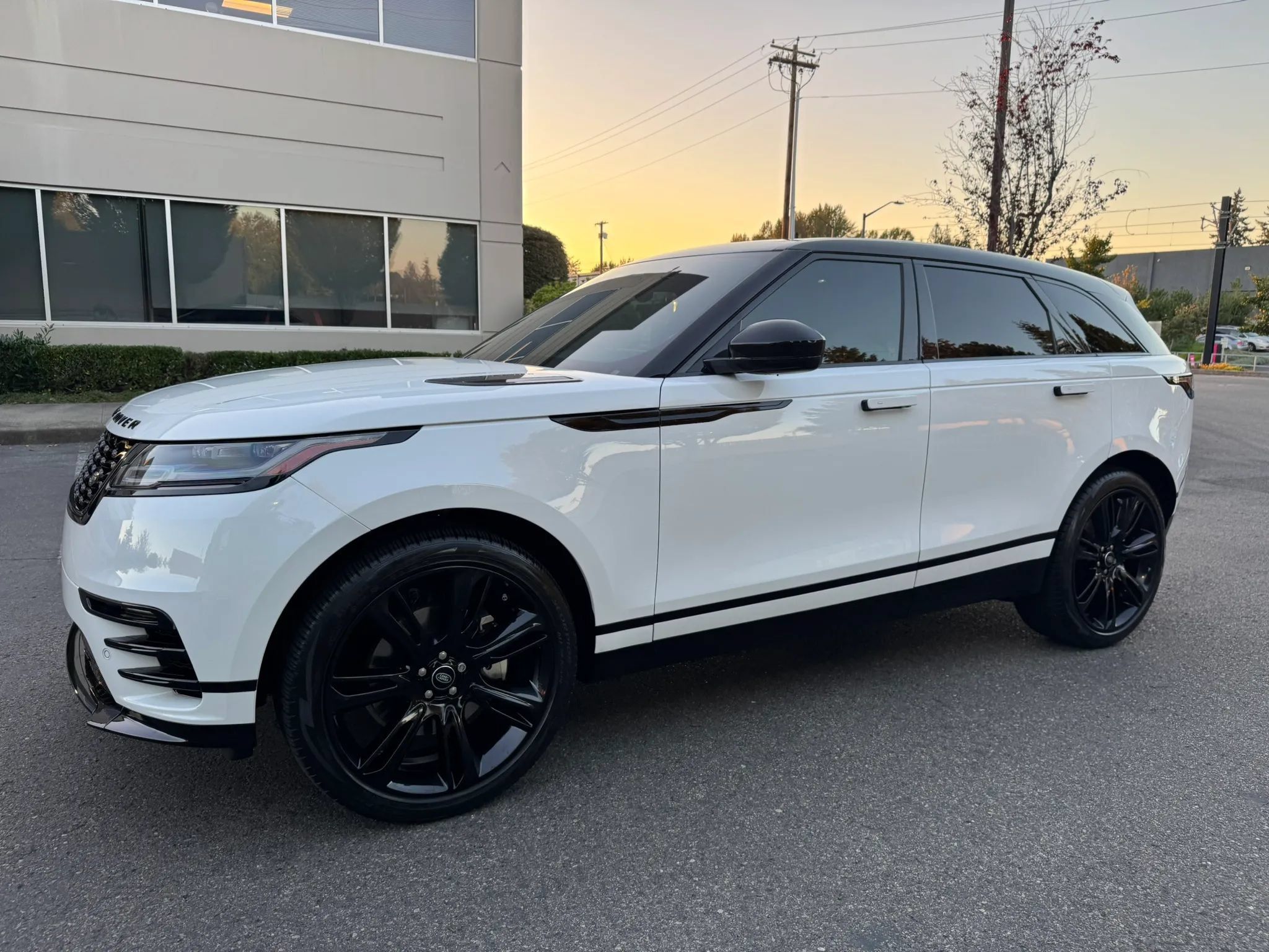 Used 2023 Land Rover Range Rover Velar R-Dynamic S AWD/4WD image 5