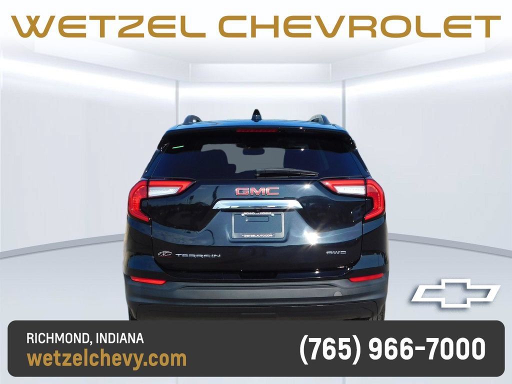 Used 2022 GMC Terrain SLE w/ Driver Convenience Package AWD/4WD image 4