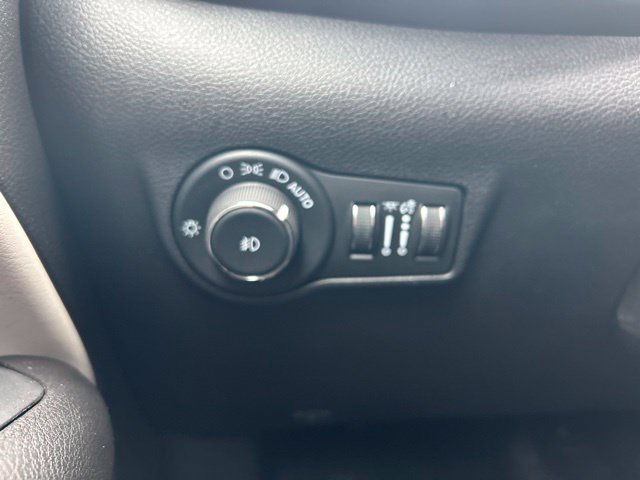 Used 2024 Jeep Compass Limited AWD/4WD image 27