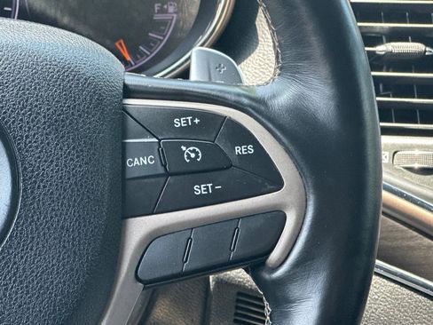 Used 2017 Jeep Grand Cherokee Limited image 23