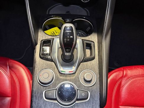 Used 2021 Alfa Romeo Giulia Sprint w/ Nero Edizione image 21