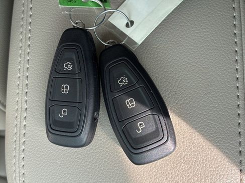 Used 2016 Ford C-MAX SEL w/ Equipment Group 302A image 3