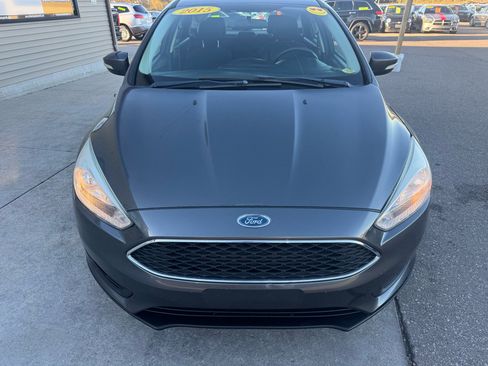 Used 2015 Ford Focus SE w/ SE Winter Package image 2