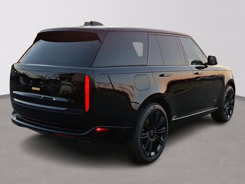 New 2025 Land Rover Range Rover SE image 3