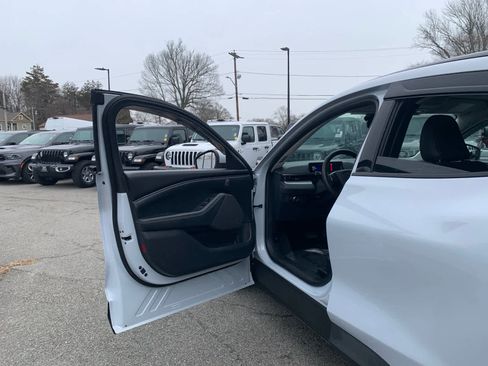 Used 2021 Ford Mustang Mach-E Select image 15