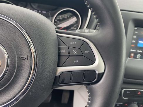 Used 2019 Jeep Compass Latitude FWD image 21