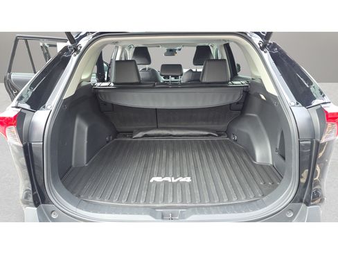 Used 2023 Toyota RAV4 XLE Premium AWD/4WD image 18