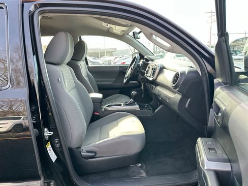 Used 2016 Toyota Tacoma SR5 image 27