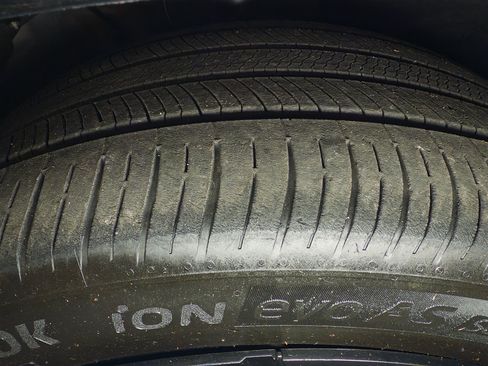 Used 2024 Kia EV9 GT-Line AWD/4WD image 40
