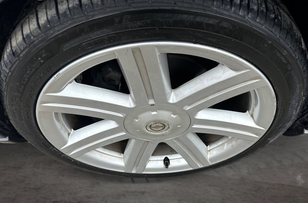 Used 2005 Chrysler Crossfire Limited RWD image 17